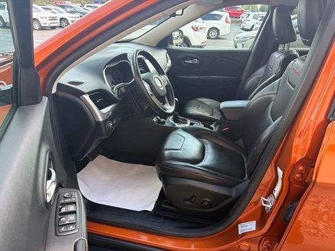 Used 2015 Jeep Cherokee Trailhawk w/ Comfort/Convenience Group AWD/4WD image 22