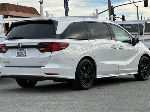 Used 2023 Honda Odyssey Sport image 3