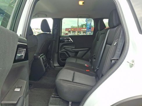 Used 2022 Mitsubishi Outlander ES FWD image 10