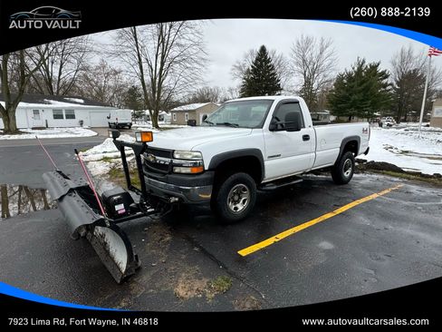 Used 2001 Chevrolet Silverado 2500 4x4 Regular Cab w/ Snow Plow Prep Pkg image 1