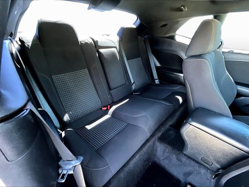 Used 2015 Dodge Challenger R/T w/ Quick Order Package 22B R/T image 25