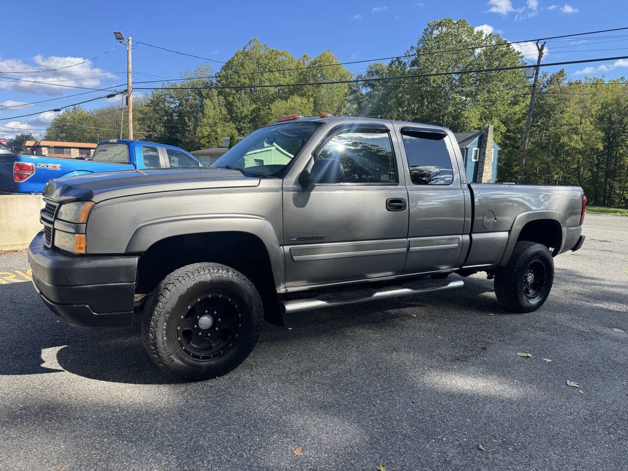 Used 2006 Chevrolet Silverado 2500 LT w/ Snow Plow Prep Package AWD/4WD image 4