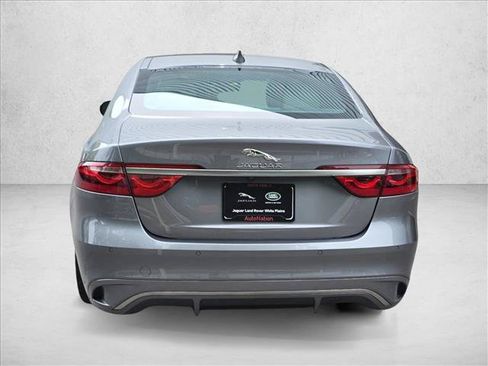 Used 2024 Jaguar XF R-Dynamic SE AWD/4WD image 6