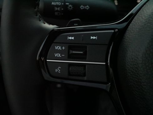 Certified 2025 Honda Accord Touring image 28