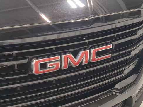 Used 2023 GMC Terrain SLE w/ Driver Convenience Package image 12