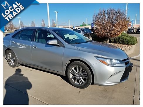 Used 2017 Toyota Camry SE image 5