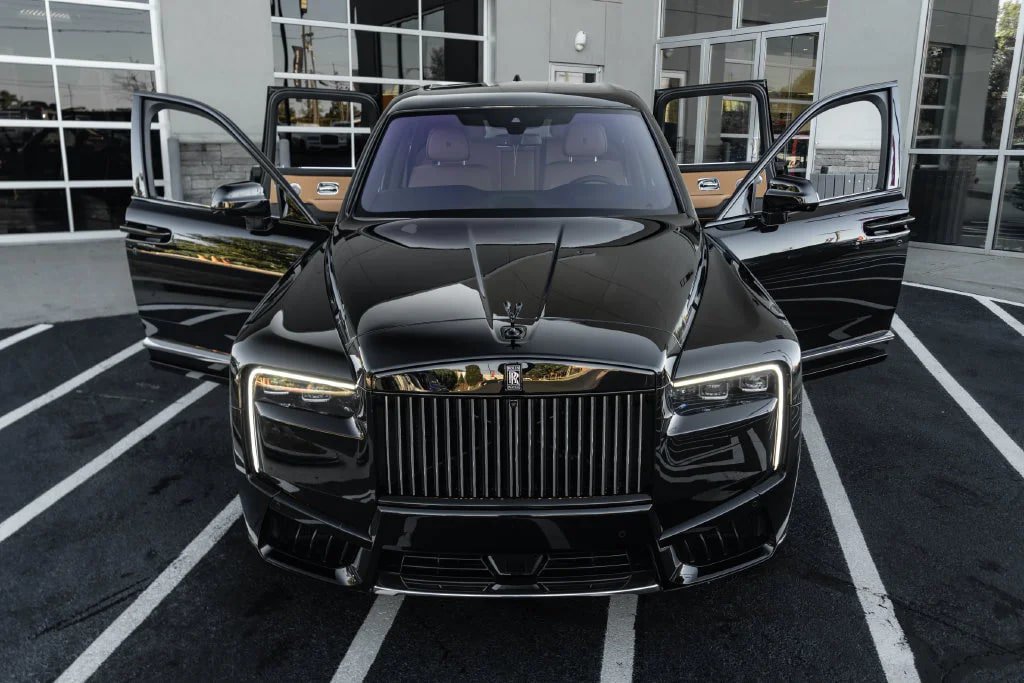 Used 2026 Rolls-Royce Cullinan w/ Cullinan Package AWD/4WD image 17