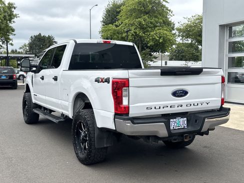 Used 2018 Ford F250 XLT AWD/4WD image 3