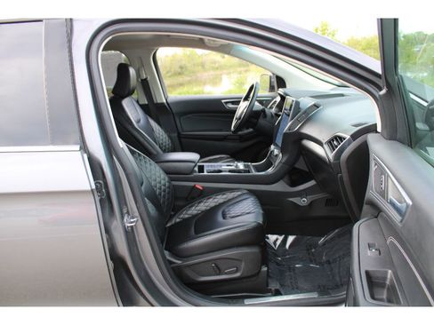 Used 2023 Ford Edge Titanium image 14
