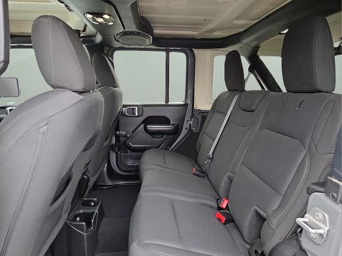 Used 2021 Jeep Wrangler Unlimited Sport image 10