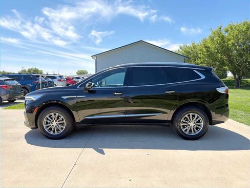 Used 2022 Buick Enclave Premium AWD/4WD image 3