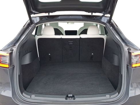 Used 2022 Tesla Model Y Performance image 28