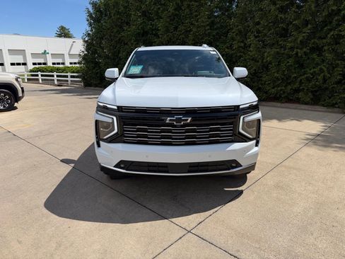 Used 2026 Chevrolet Tahoe High Country AWD/4WD image 6