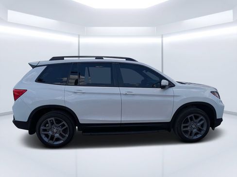 Used 2023 Honda Passport EX-L image 2