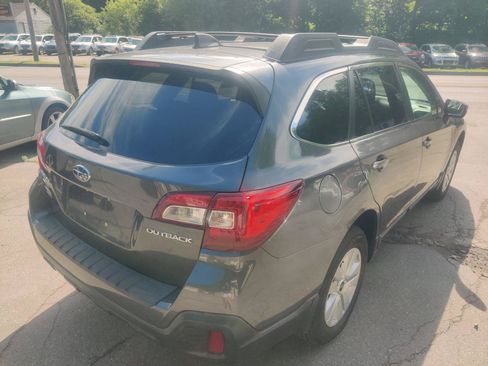 Used 2018 Subaru Outback 2.5i Premium AWD/4WD image 6