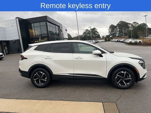 Used 2023 Kia Sportage LX image 4