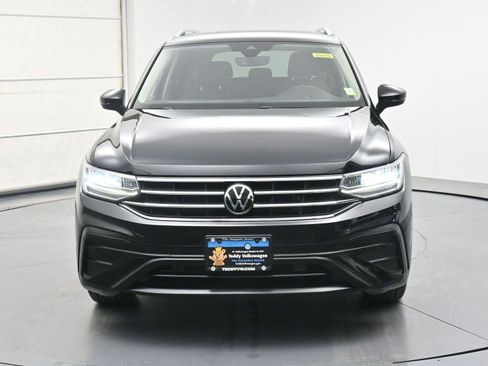Used 2022 Volkswagen Tiguan SE w/ Panoramic Sunroof Package image 26