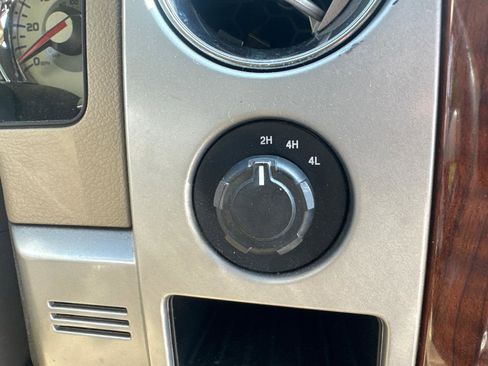 Used 2010 Ford F150 Lariat AWD/4WD image 12