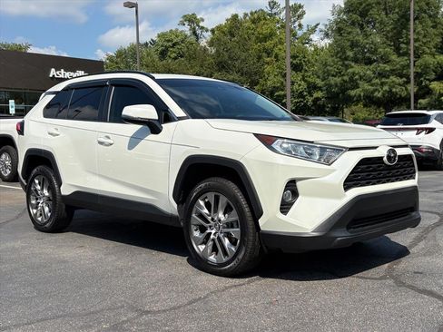 Used 2021 Toyota RAV4 XLE Premium FWD image 1