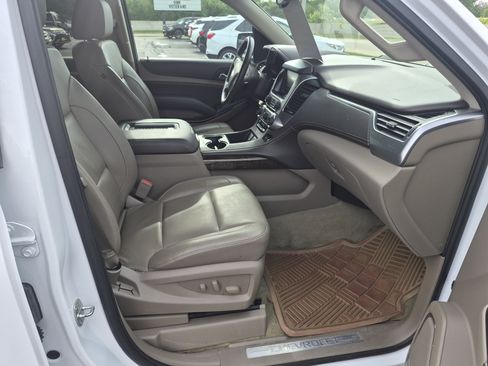 Used 2016 Chevrolet Suburban LT w/ Luxury Package AWD/4WD image 15