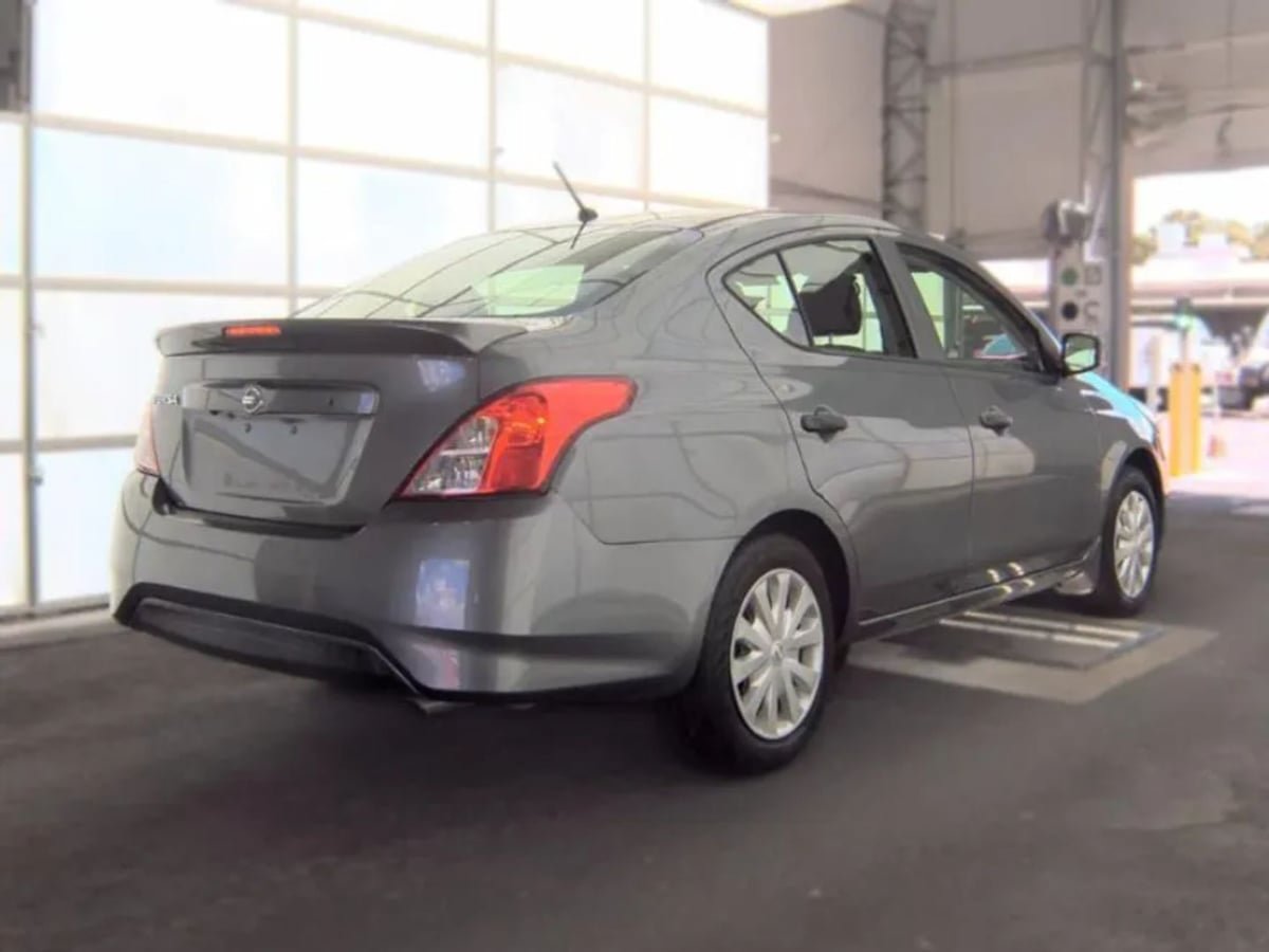 Used 2019 Nissan Versa S Plus FWD image 3