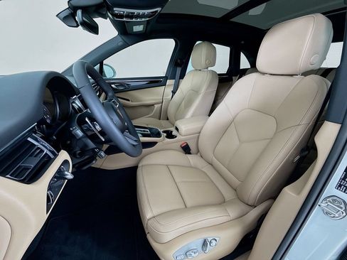 New 2026 Porsche Macan AWD/4WD image 5