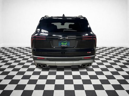 Certified 2024 Chevrolet Traverse Z71 w/ Enhanced Driving Package AWD/4WD image 8