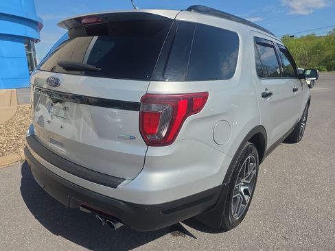 Used 2019 Ford Explorer Sport w/ Equipment Group 401A AWD/4WD image 5
