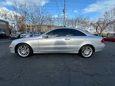 Used 2009 Mercedes-Benz CLK 350 Coupe image 8