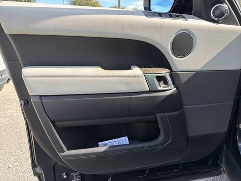 Used 2015 Land Rover Range Rover Sport HSE image 13