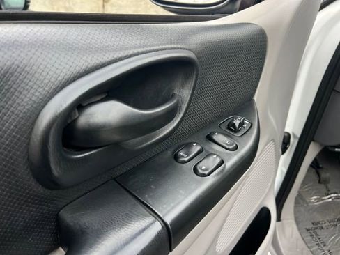 Used 2001 Ford F150 Lightning image 11