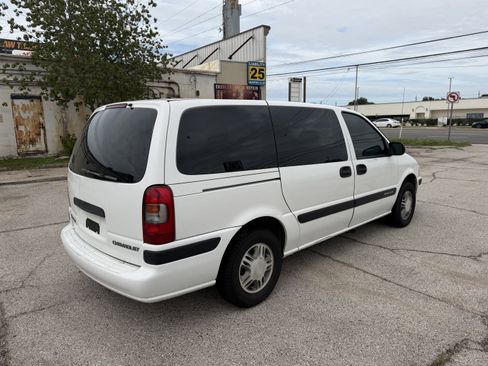 Used 2003 Chevrolet Venture Extended w/ Climate Package FWD image 2