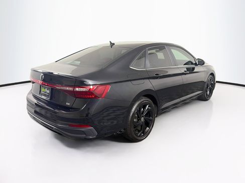 Used 2025 Volkswagen Jetta SE FWD image 9