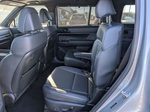 Used 2024 Hyundai Santa Fe Calligraphy image 9