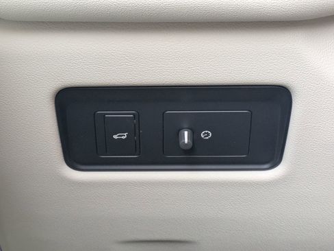 New 2026 Jaguar F-PACE R-Dynamic S image 19