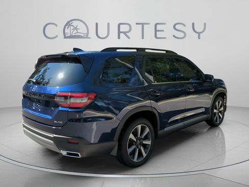 Used 2023 Honda Pilot Elite image 7