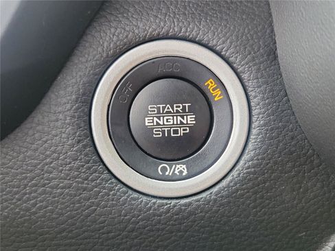 Used 2024 RAM 1500 Laramie AWD/4WD image 32