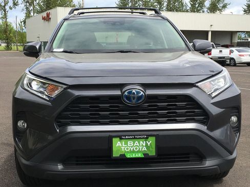 Used 2020 Toyota RAV4 XLE w/ Convenience Package AWD/4WD image 11