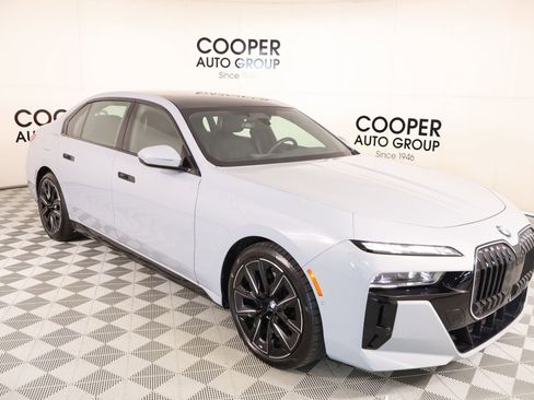 Used 2025 BMW 760i xDrive w/ Executive Package AWD/4WD image 1