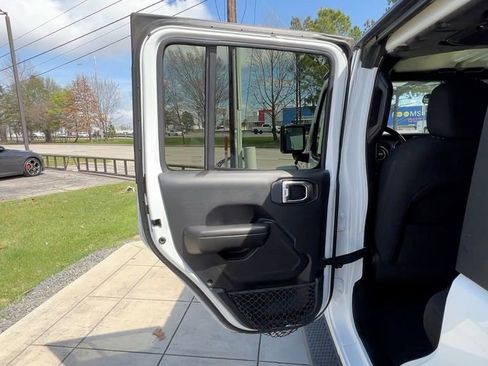 Used 2020 Jeep Wrangler Unlimited Sport S image 39