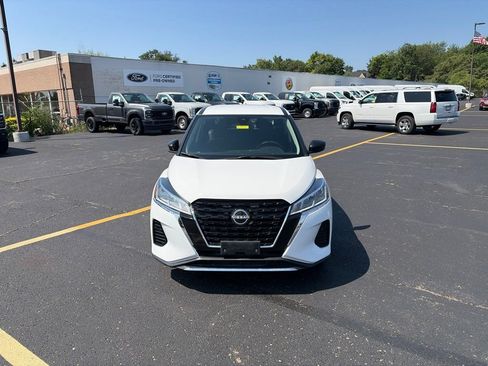 Used 2024 Nissan Kicks S FWD image 2