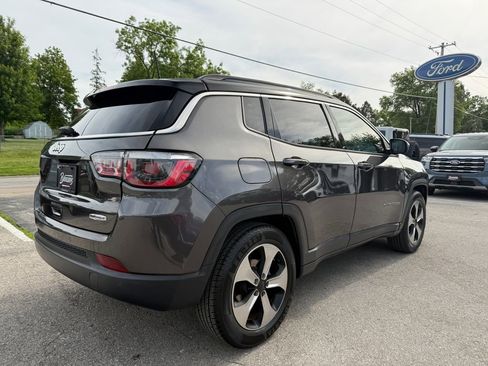 Used 2018 Jeep Compass Latitude w/ Popular Equipment Group FWD image 5