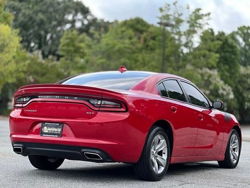 Used 2015 Dodge Charger SXT RWD image 5