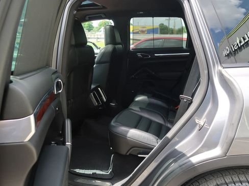 Used 2011 Porsche Cayenne S AWD/4WD image 19