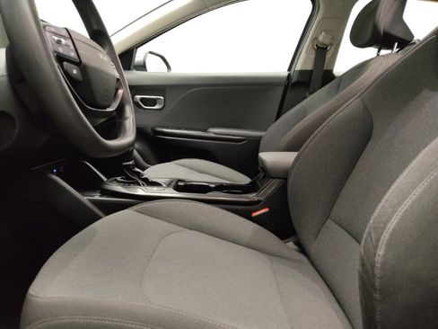 Used 2025 Kia K4 FWD image 17