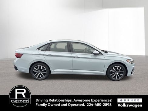 New 2026 Volkswagen Jetta SE image 10