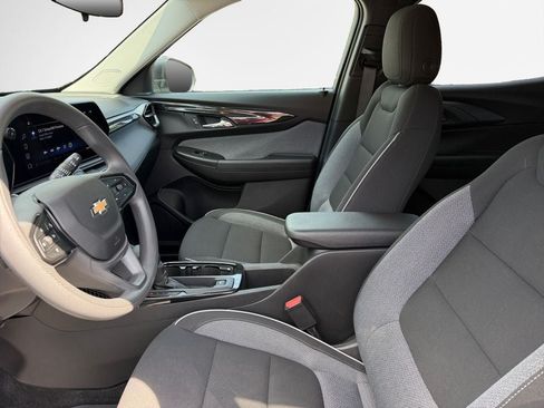 Used 2025 Chevrolet TrailBlazer LS w/ LS Convenience Package AWD/4WD image 12
