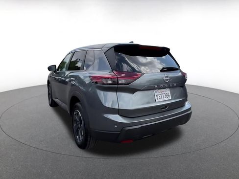 Used 2025 Nissan Rogue SV FWD image 11