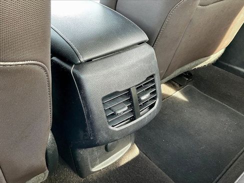 Used 2019 Ford Fusion SE w/ Equipment Group 151A image 25