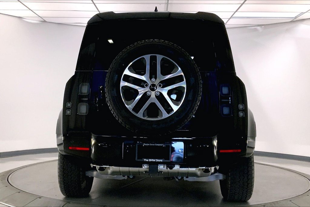 Used 2026 Land Rover Defender 110 X-Dynamic SE AWD/4WD image 3